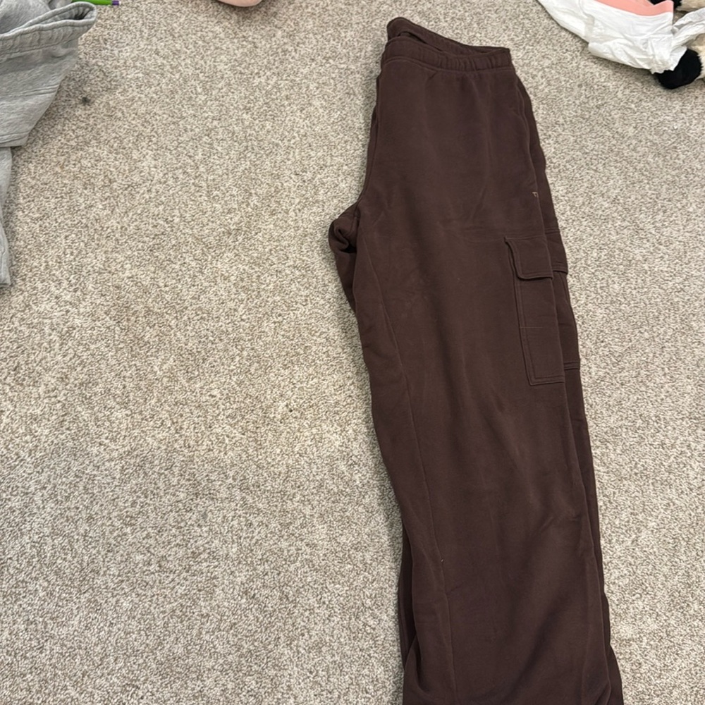 Aritzia TNA Brown cargo sweatpants